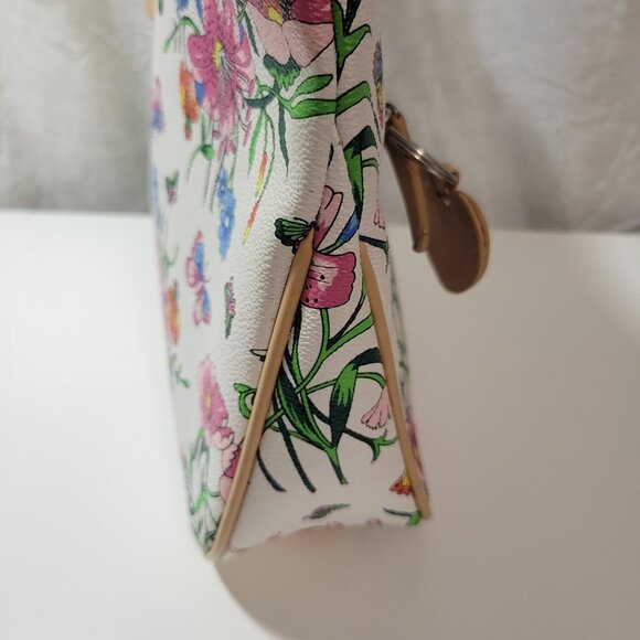 Vintage Shoulder Purse with Floral and Butterfly Pattern and Heart Tag - Picture 10 of 12